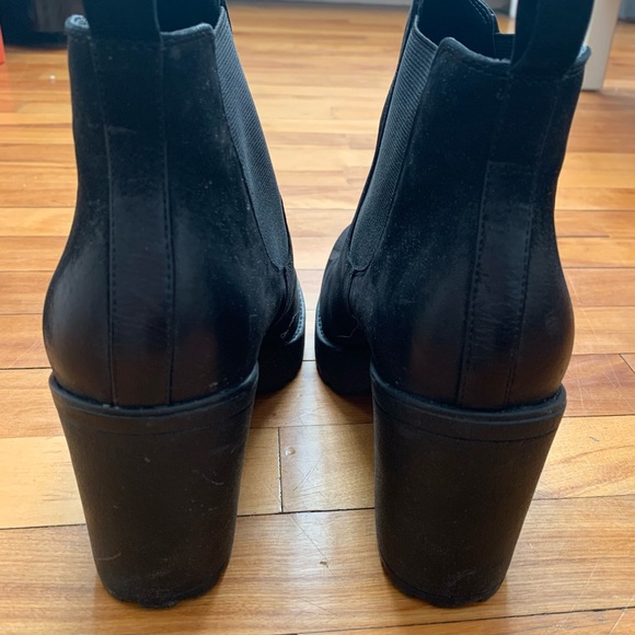 EUC Block-heeled Bootie - Picture 3 of 8